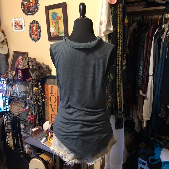 🌺Charcoal Ribbed Tank🌺 - Picture 2 of 4